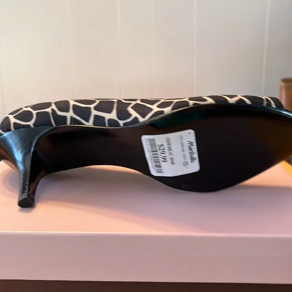 Bandolino Giraffe Print peep toe heels size 9 1/2 - Picture 4 of 5